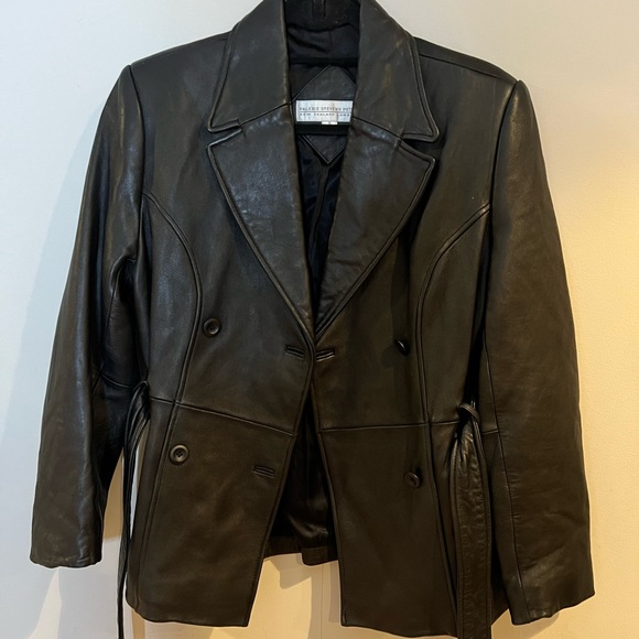 VINTAGE | Amazing vintage black leather double breasted belted jacket - Picture 5 of 10